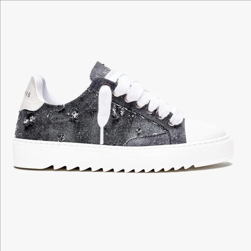 NUM Sneakers