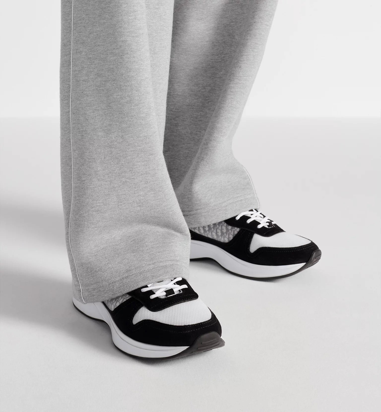 "B25" Sneakers