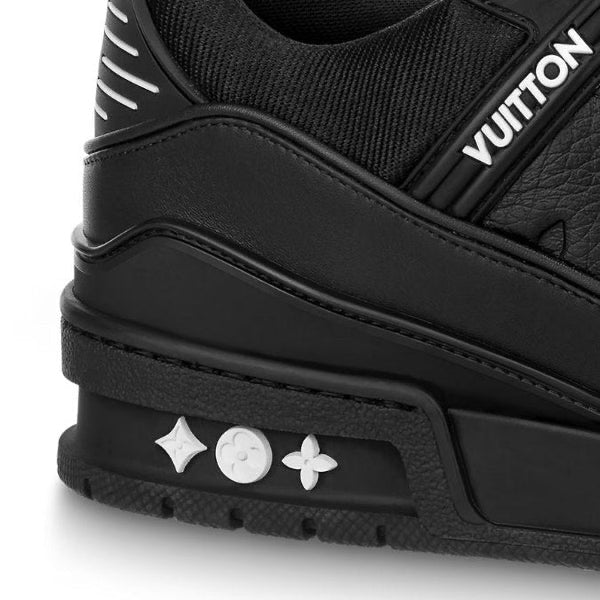 "VL All Black" sneakers