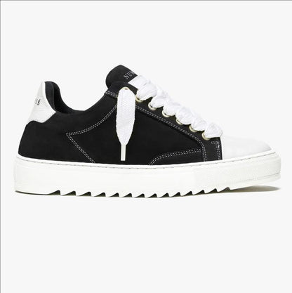 NUM Sneakers