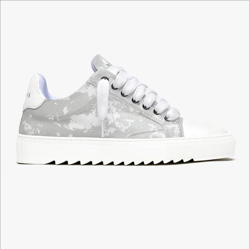 NUM Sneakers