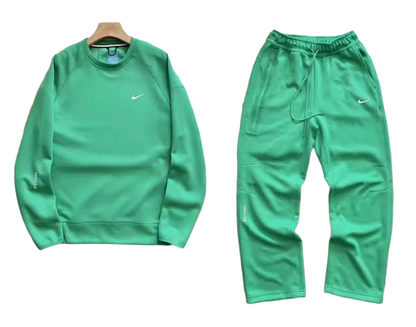 Nocta tracksuit + pullover