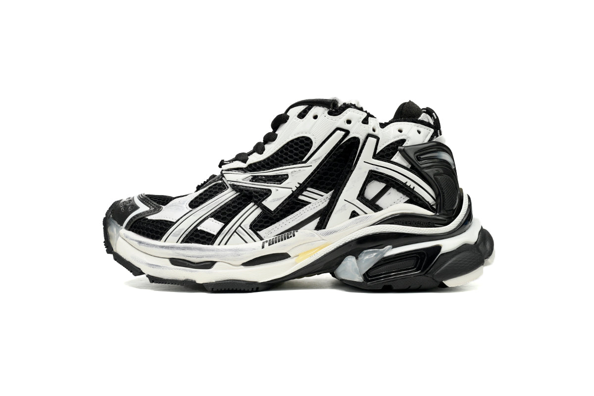 BALENCI Runner Sneaker Black White