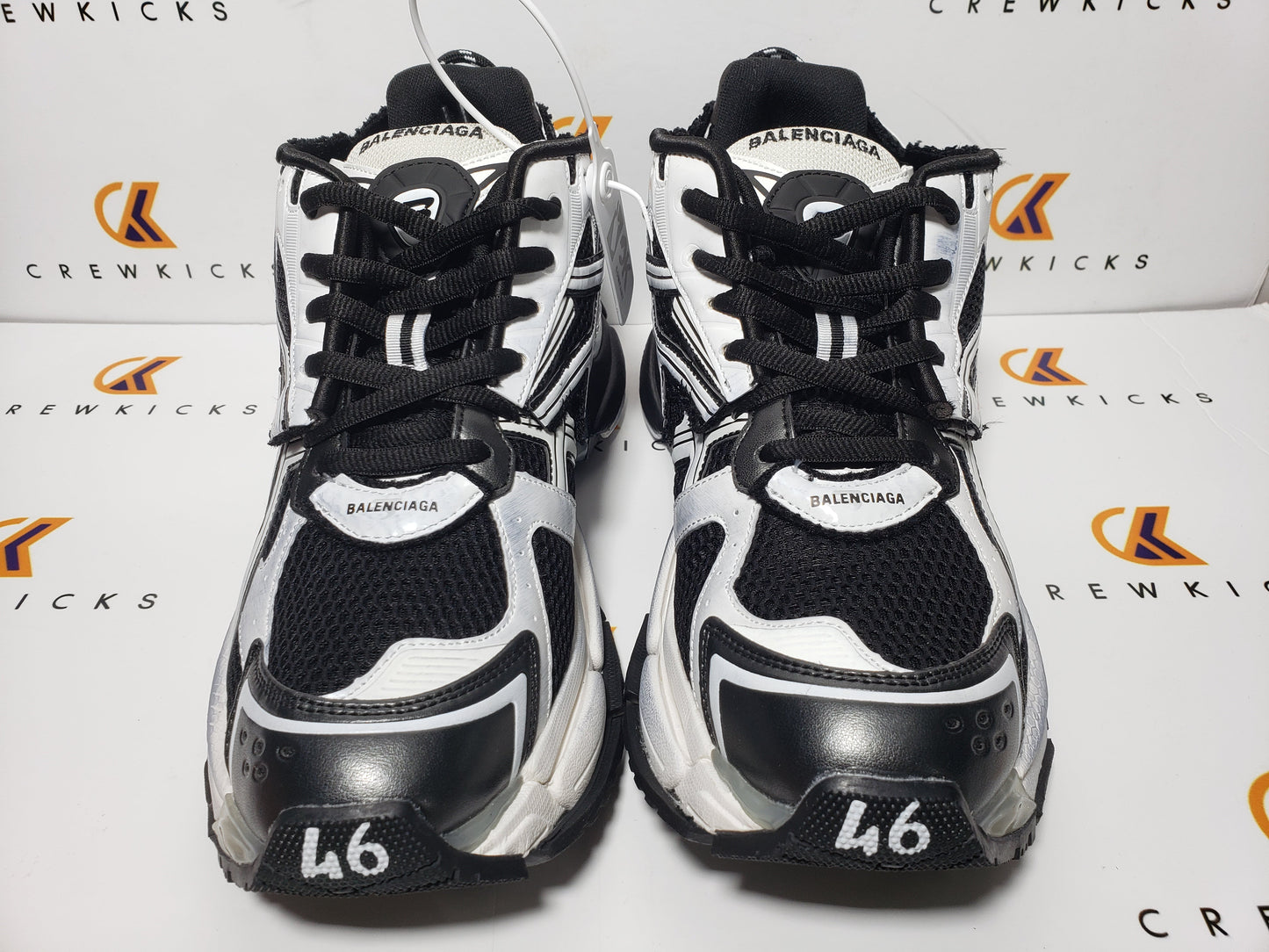 BALENCI Runner Sneaker Black White