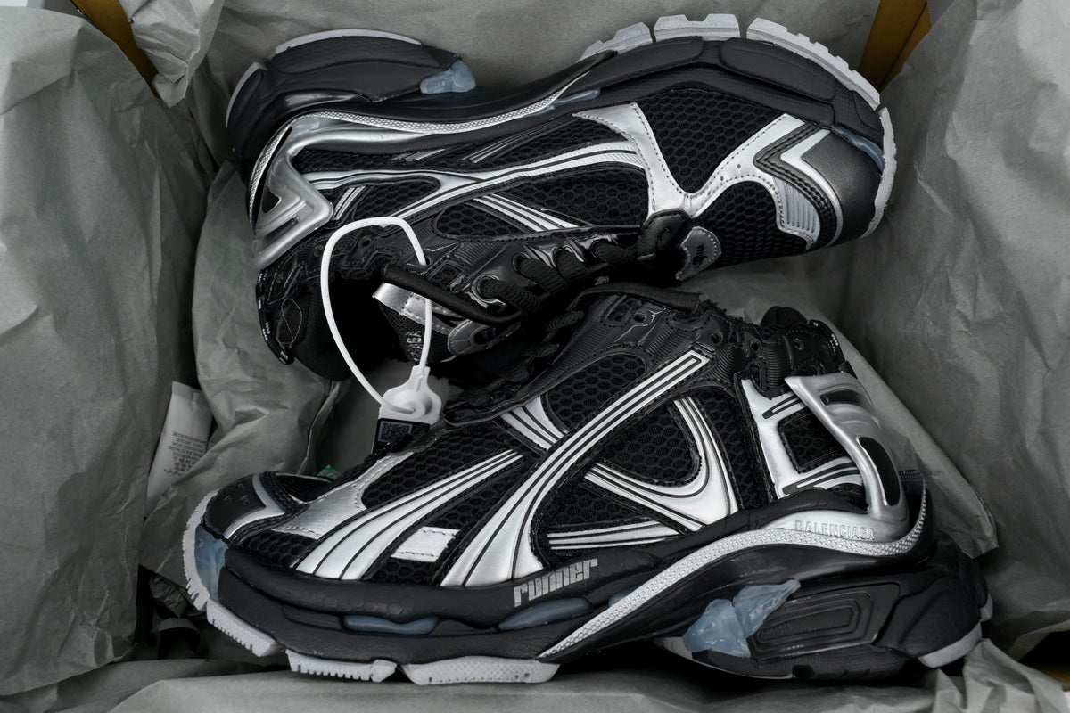 BALENCI Runner Sneaker Dark Gray