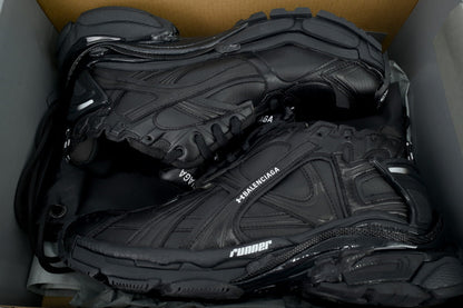 BALENCI Runner Black